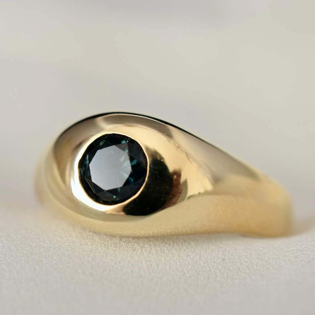 Modern 9ct Yellow Gold Green Sapphire Solitaire Ring