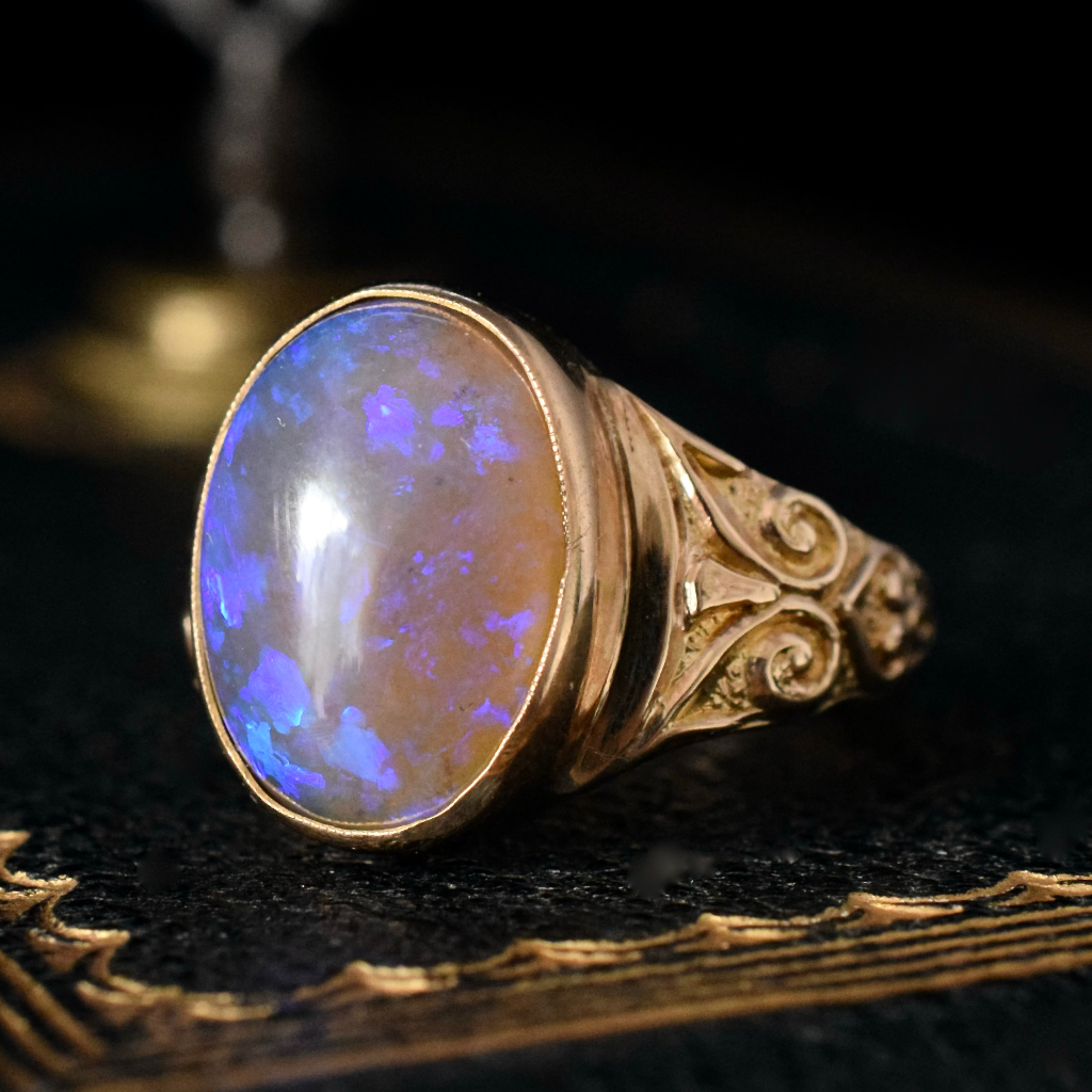 Vintage Australian 9ct Yellow Gold Lightning Ridge Dark Crystal Opal Ring