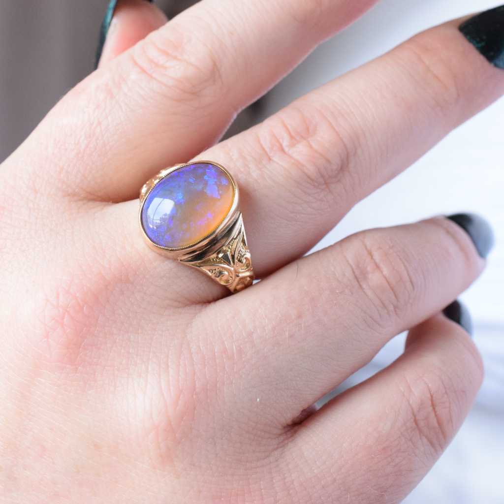Vintage Australian 9ct Yellow Gold Lightning Ridge Dark Crystal Opal Ring