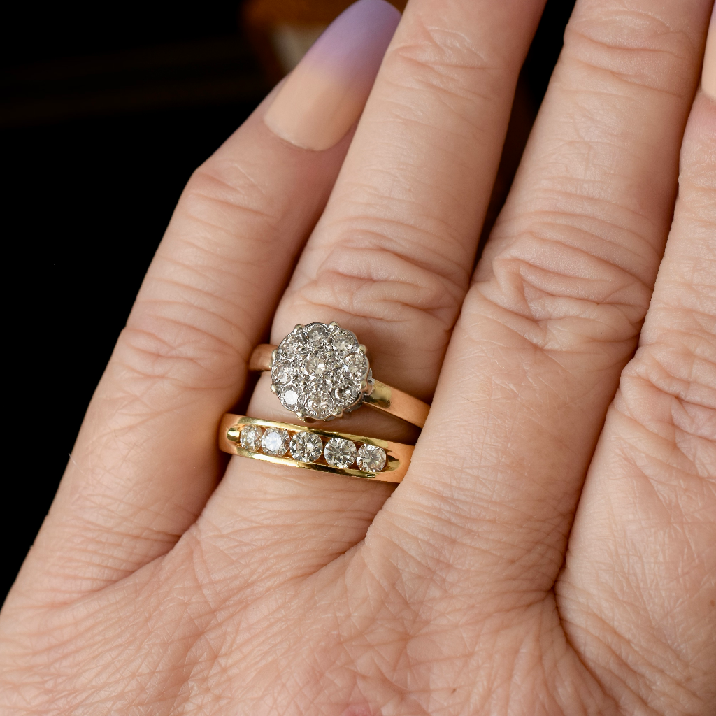 Modern 9ct Yellow Gold Diamond Daisy/Halo Cluster Ring