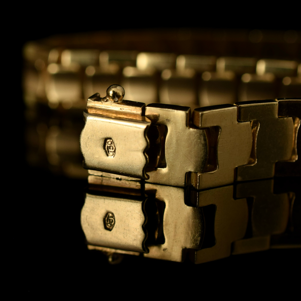 Superb 18ct Yellow Gold Fancy Link Articulated Bracelet 23.41 Grams