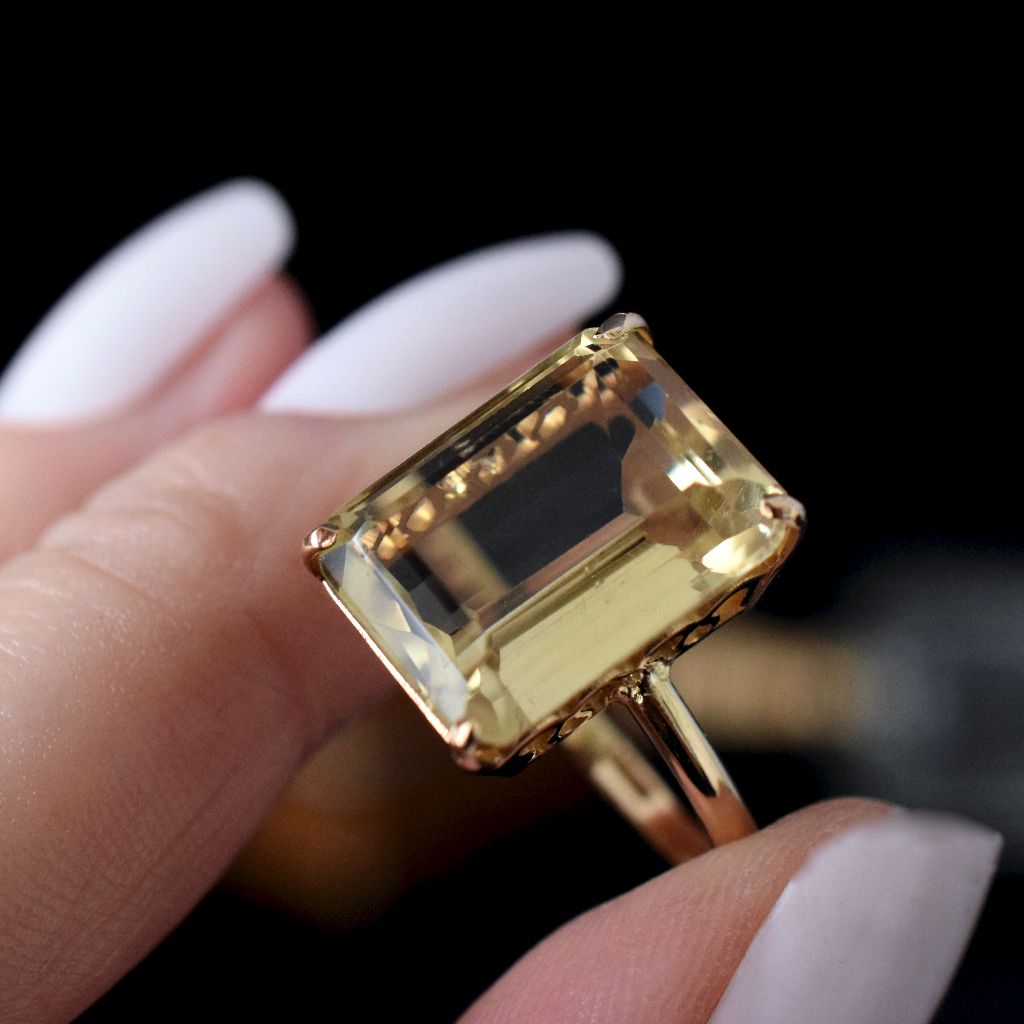 Vintage 18ct Yellow Gold Pale Lemon Citrine 10cts Circa 1950s