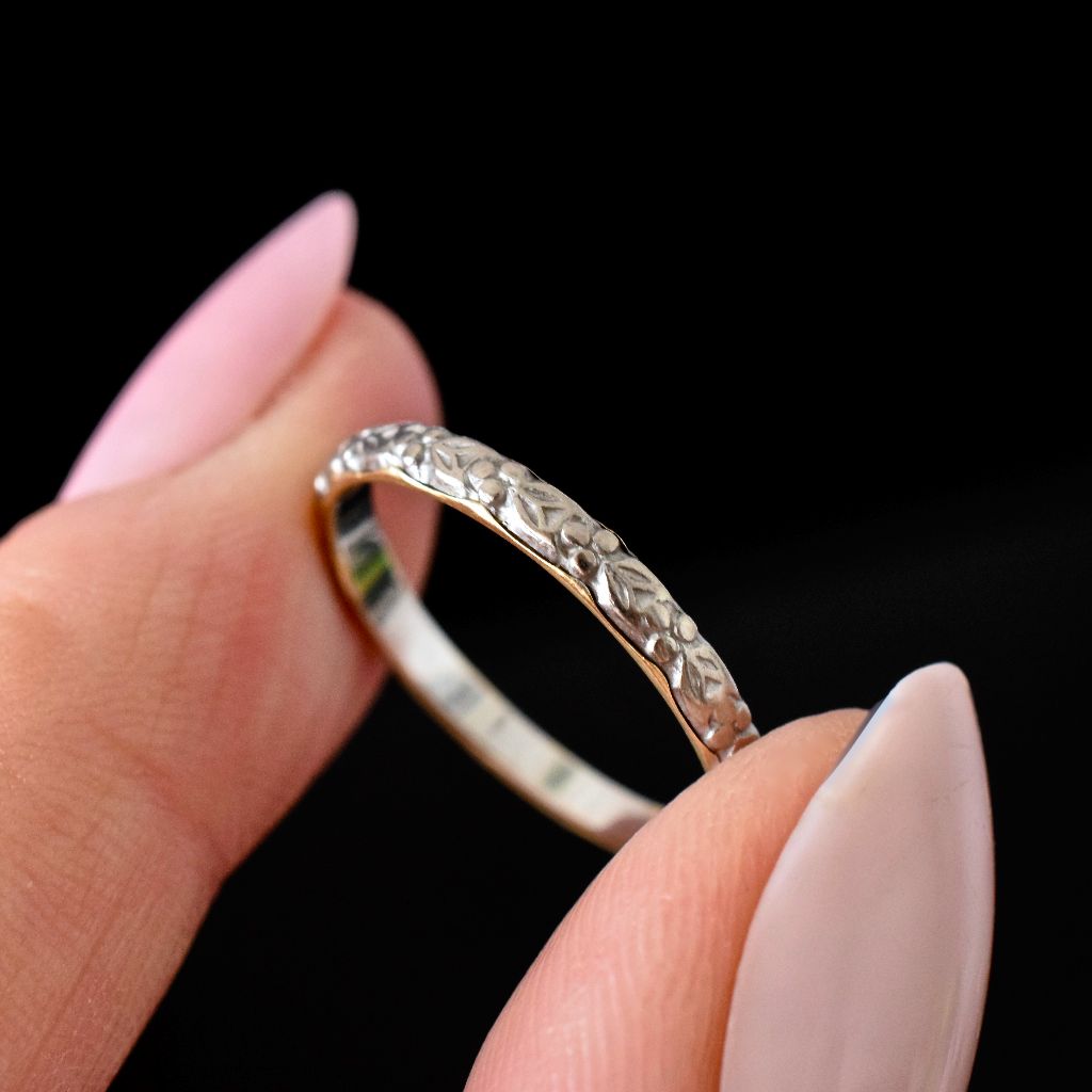 Antique/Vintage 18ct White Gold Floral Band Circa 1940