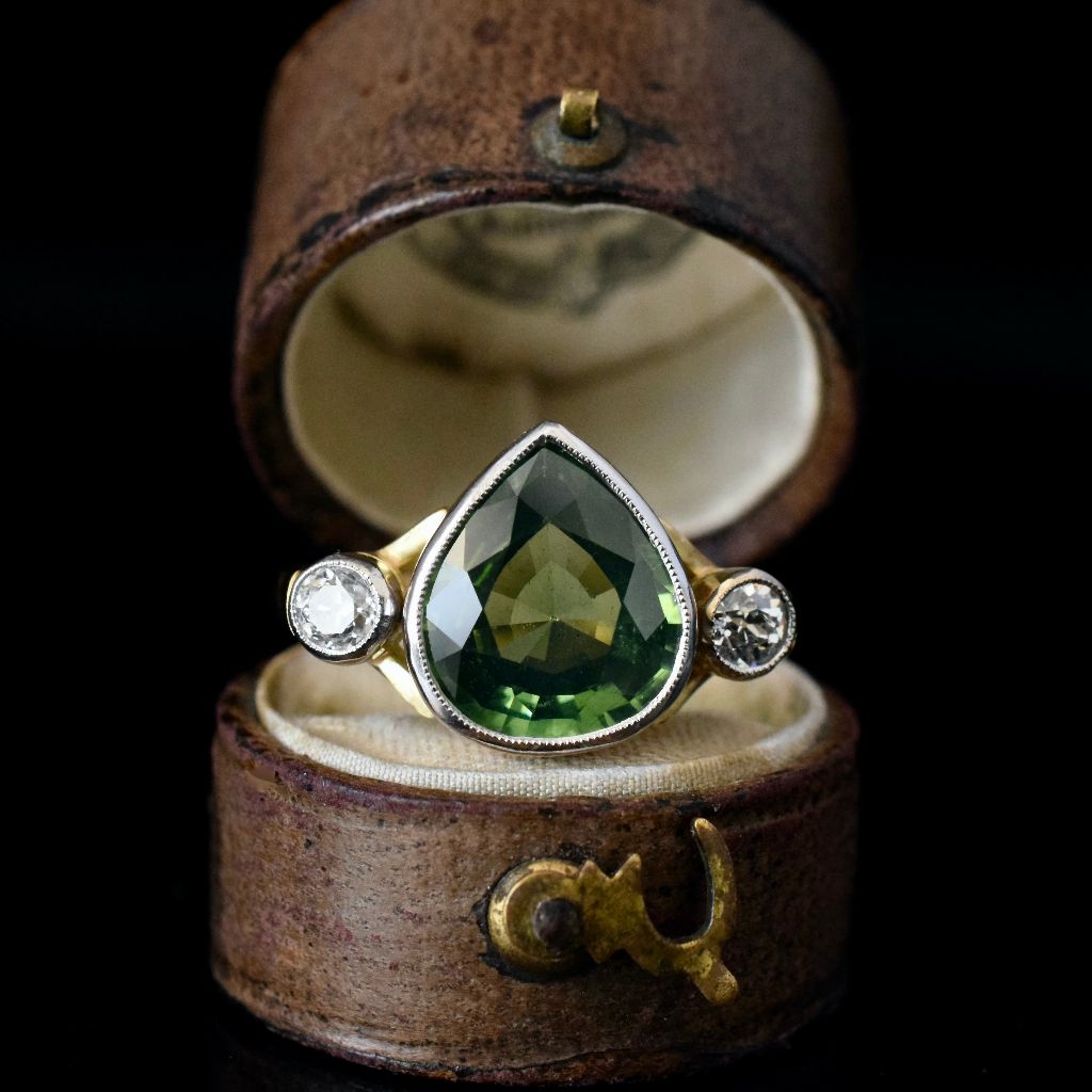 Modern 18ct Yellow Gold Zircon Diamond Ring Included in purchase is an Independent Retail/Insurance Valuation for $5000.00