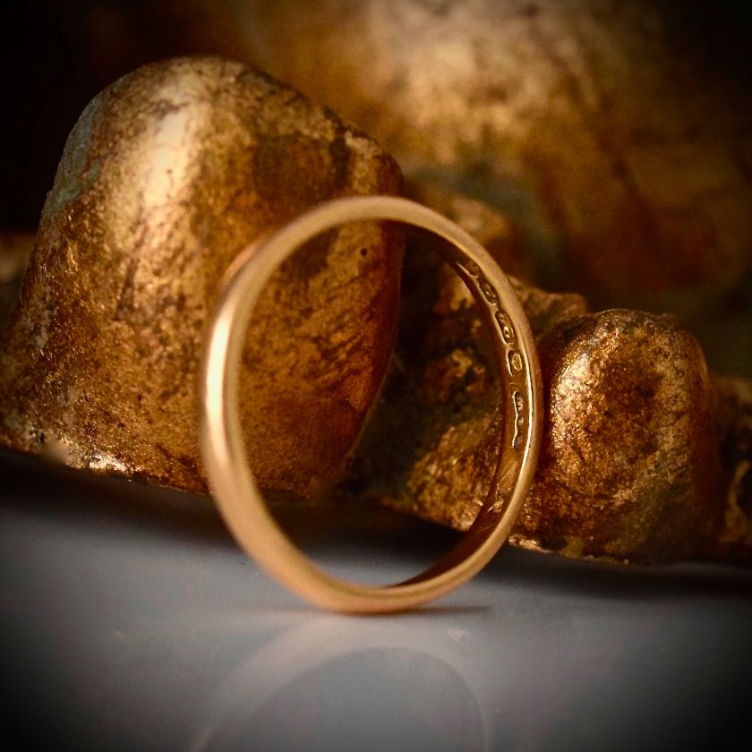 Timeless 22ct Yellow Gold Wedding Ring Band Hallmarked Dated 1925