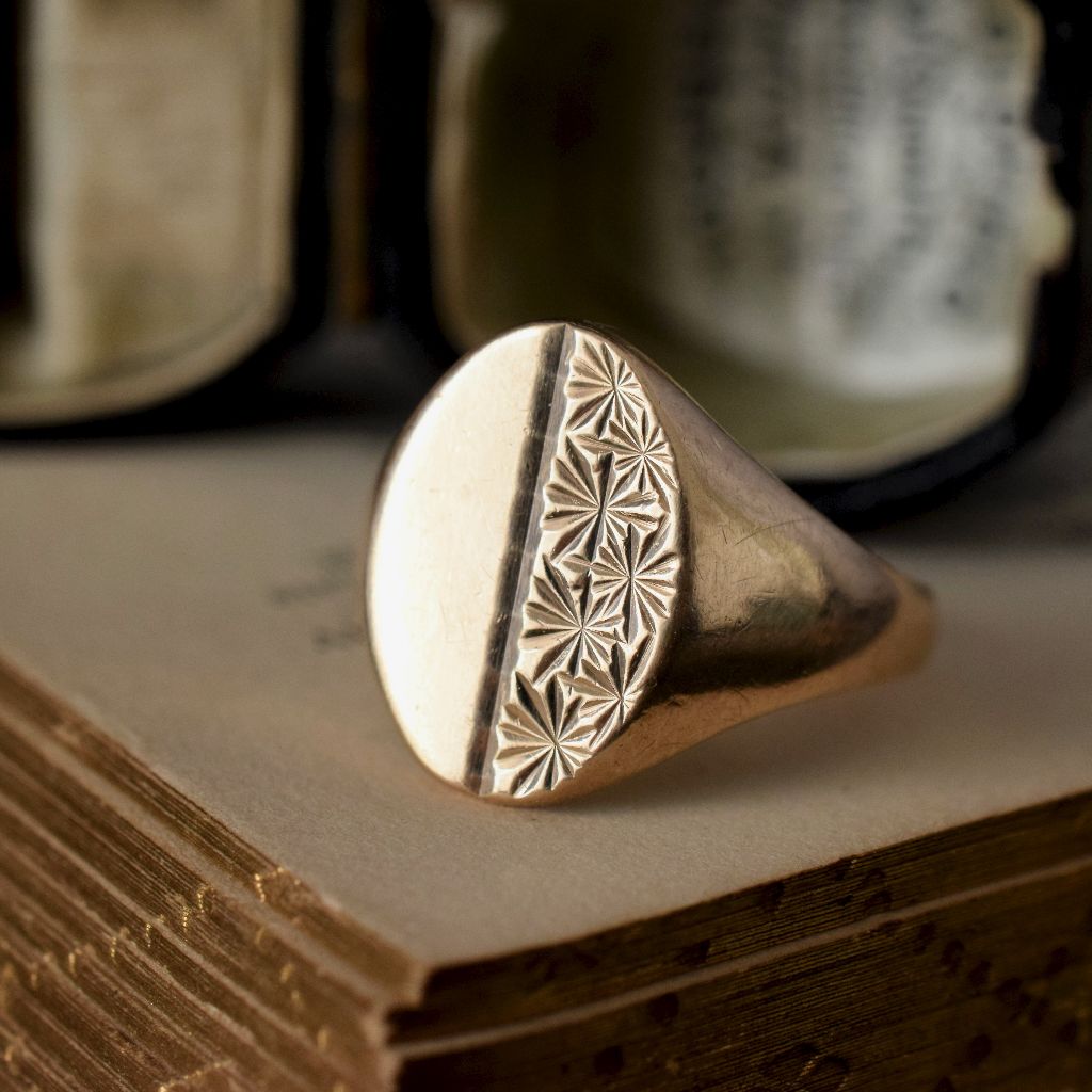 Vintage 9ct Yellow Gold Signet Ring Dated 1977