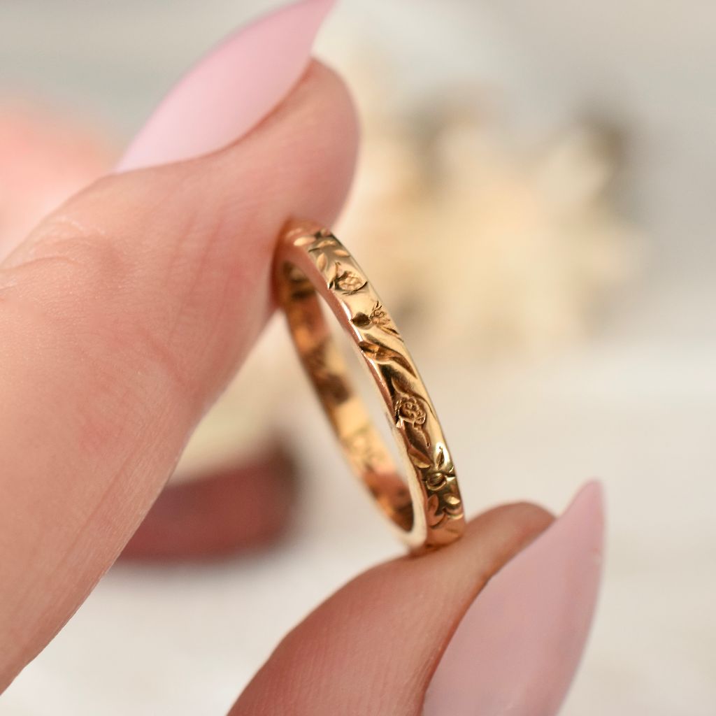 Vintage Australian 18ct Yellow Gold Floral Cherry Blossom Pattern Band by William Dunkling Dated 1949