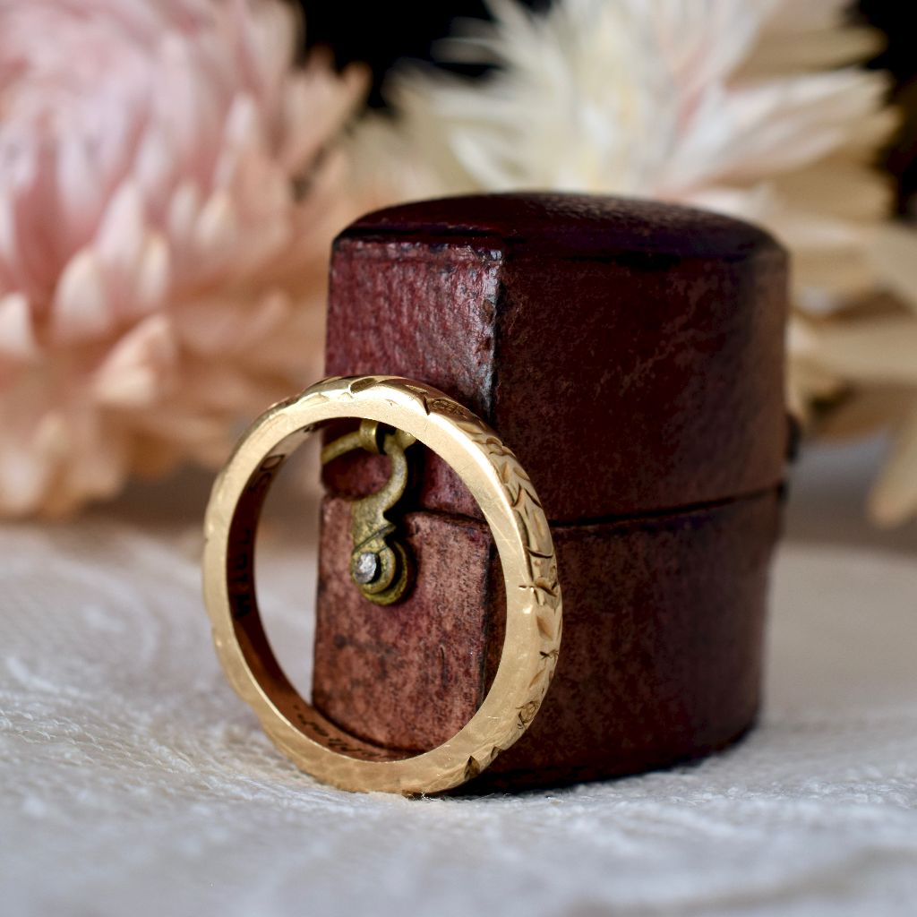 Vintage Australian 18ct Yellow Gold Floral Cherry Blossom Pattern Band by William Dunkling Dated 1949
