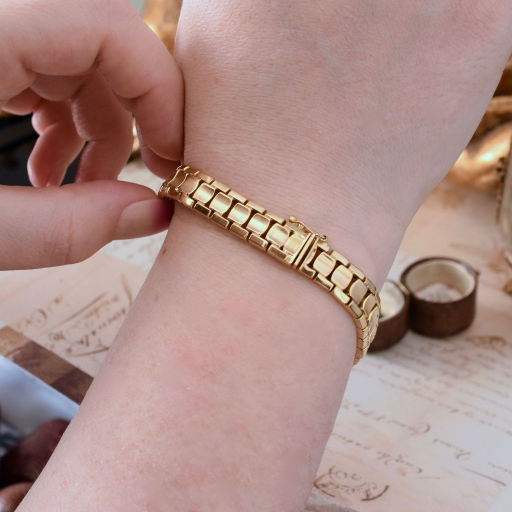 Superb 18ct Yellow Gold Fancy Link Articulated Bracelet 23.41 Grams