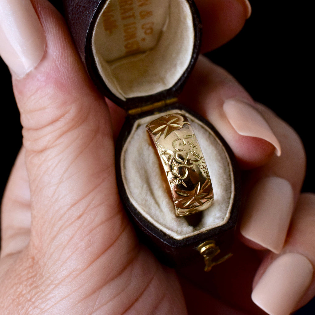 Vintage Wide 9ct Yellow Gold Floral Pattern Ring