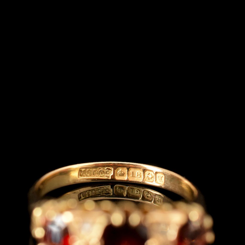 Antique 18ct Yellow Gold Garnet Rose-Cut Diamond Ring Birmingham 1915