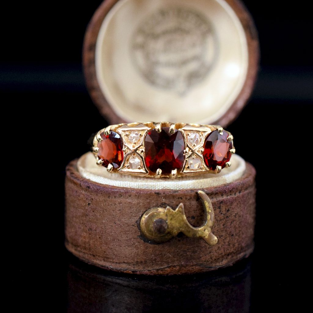 Antique 18ct Yellow Gold Garnet Rose-Cut Diamond Ring Birmingham 1915