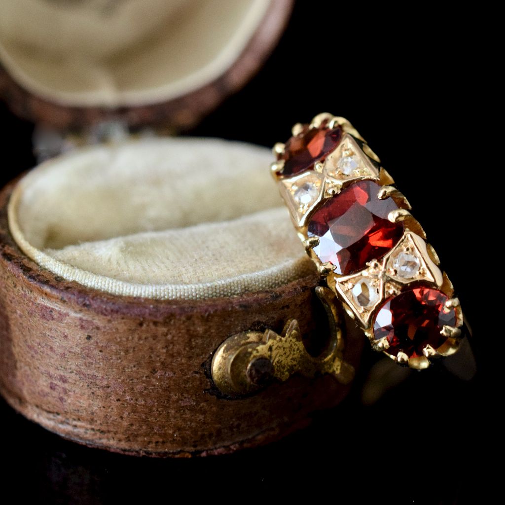 Antique 18ct Yellow Gold Garnet Rose-Cut Diamond Ring Birmingham 1915