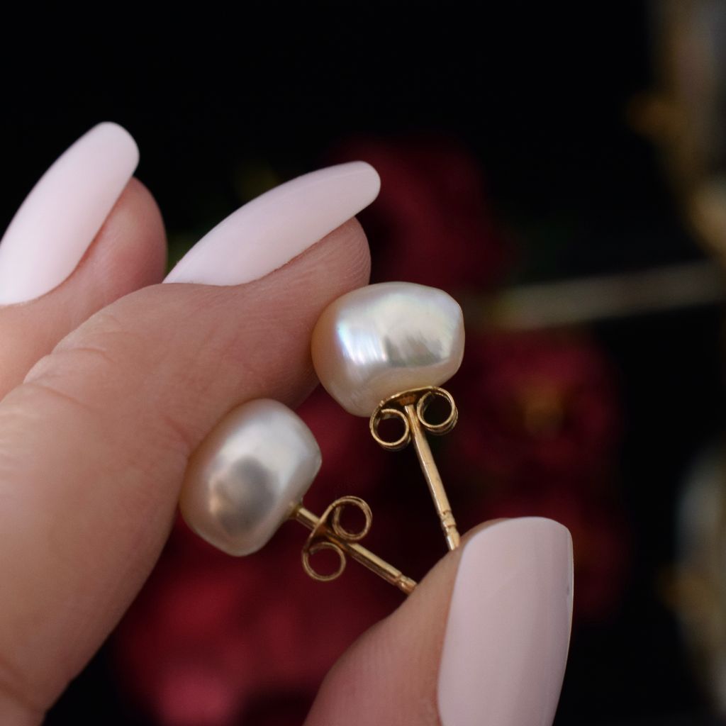 Lovely 9ct Yellow Gold Baroque South Sea Pearl Stud Earrings