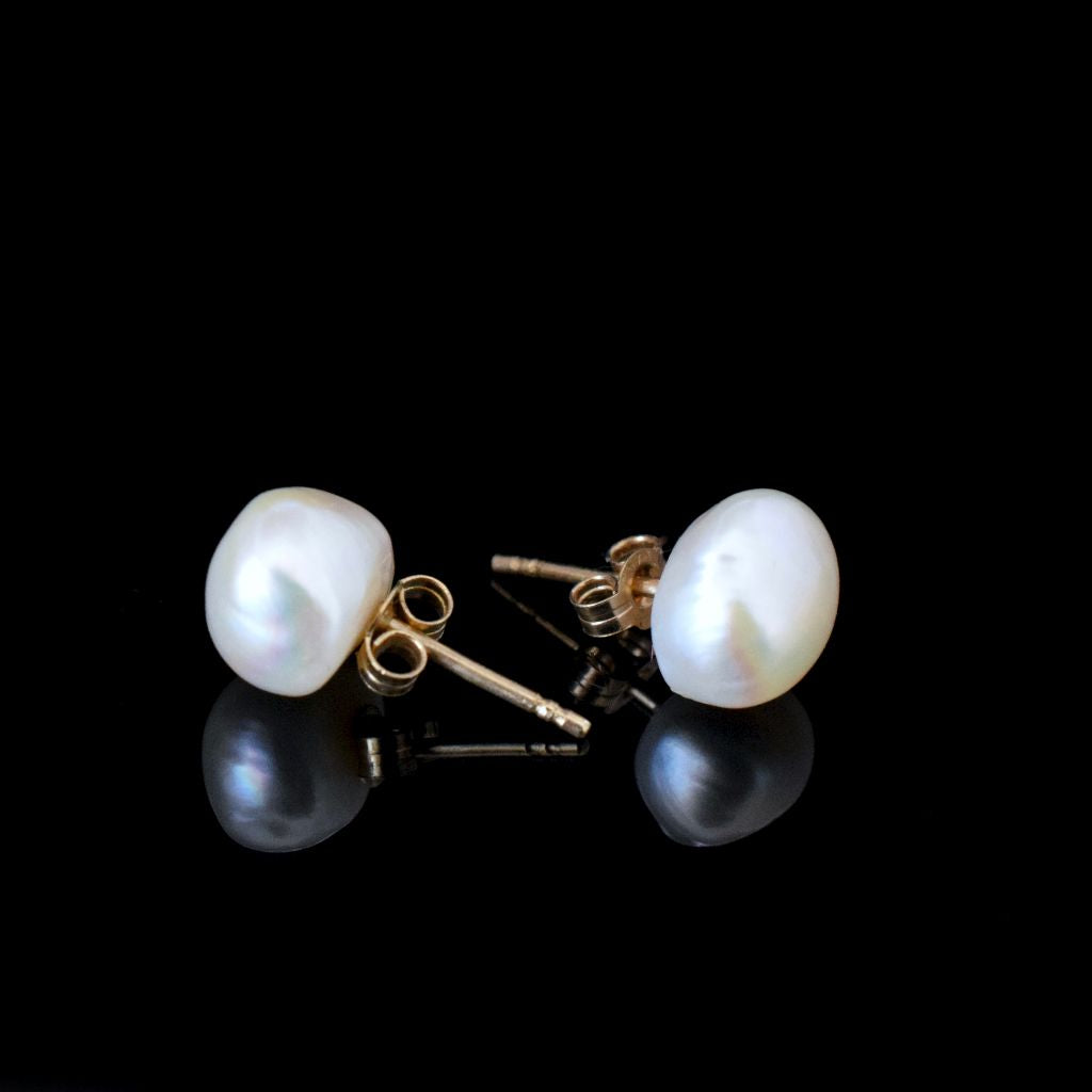 Lovely 9ct Yellow Gold Baroque South Sea Pearl Stud Earrings