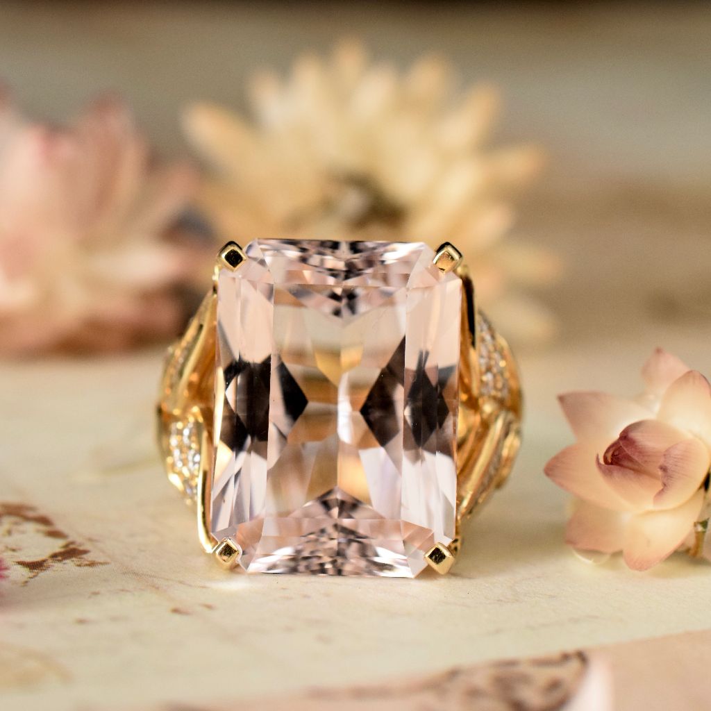 Stunning 18ct Yellow Gold Kunzite And Diamond Ring 12.54 Grams
