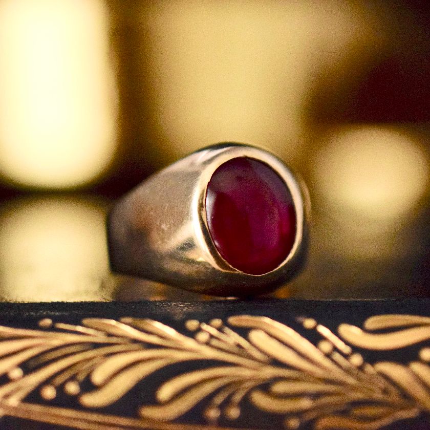 Vintage Large 9ct Yellow Gold Synthetic Ruby Signet Ring Circa 1950’s