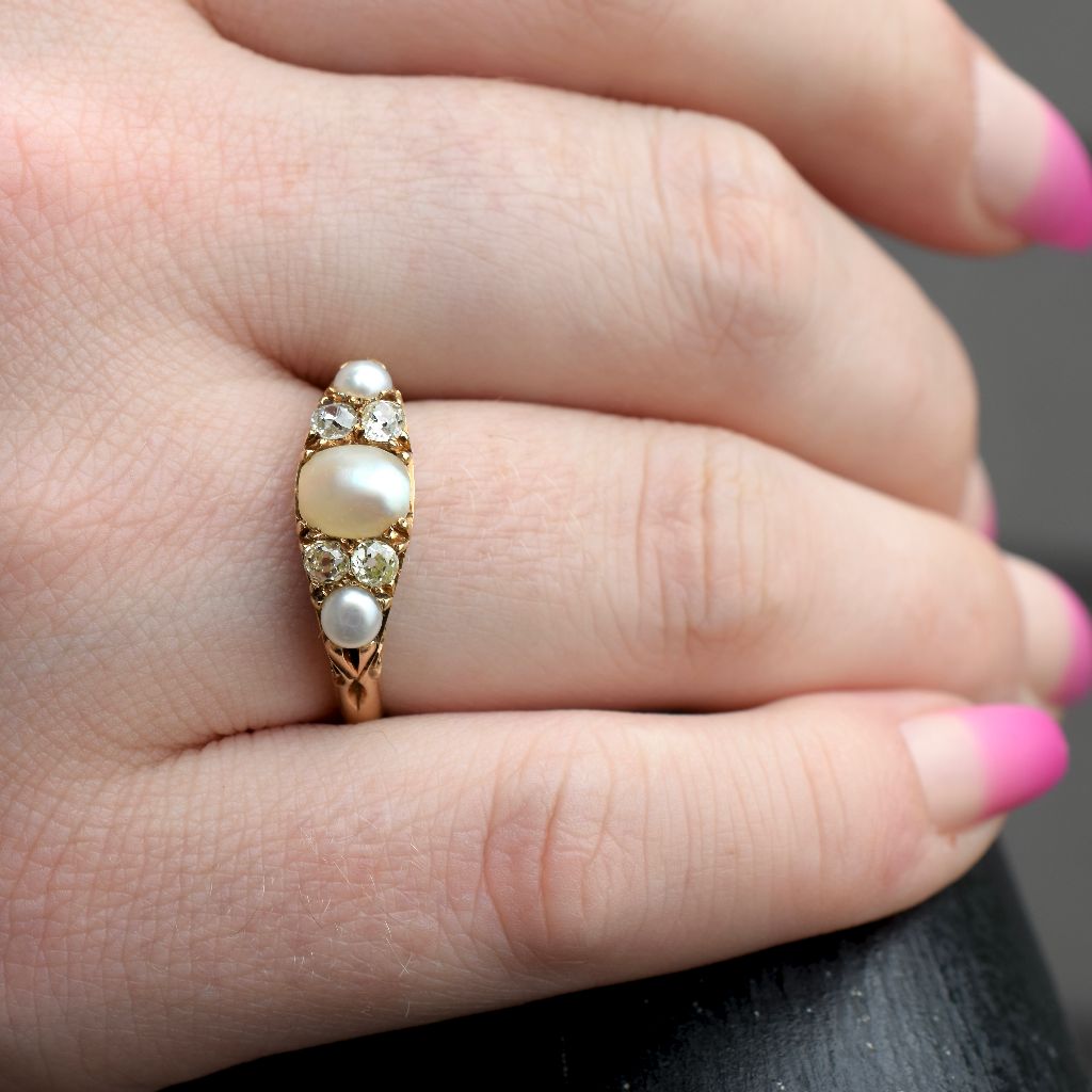 Antique Victorian 18ct Yellow Gold Pearl / Old Mine Cut Diamond Ring