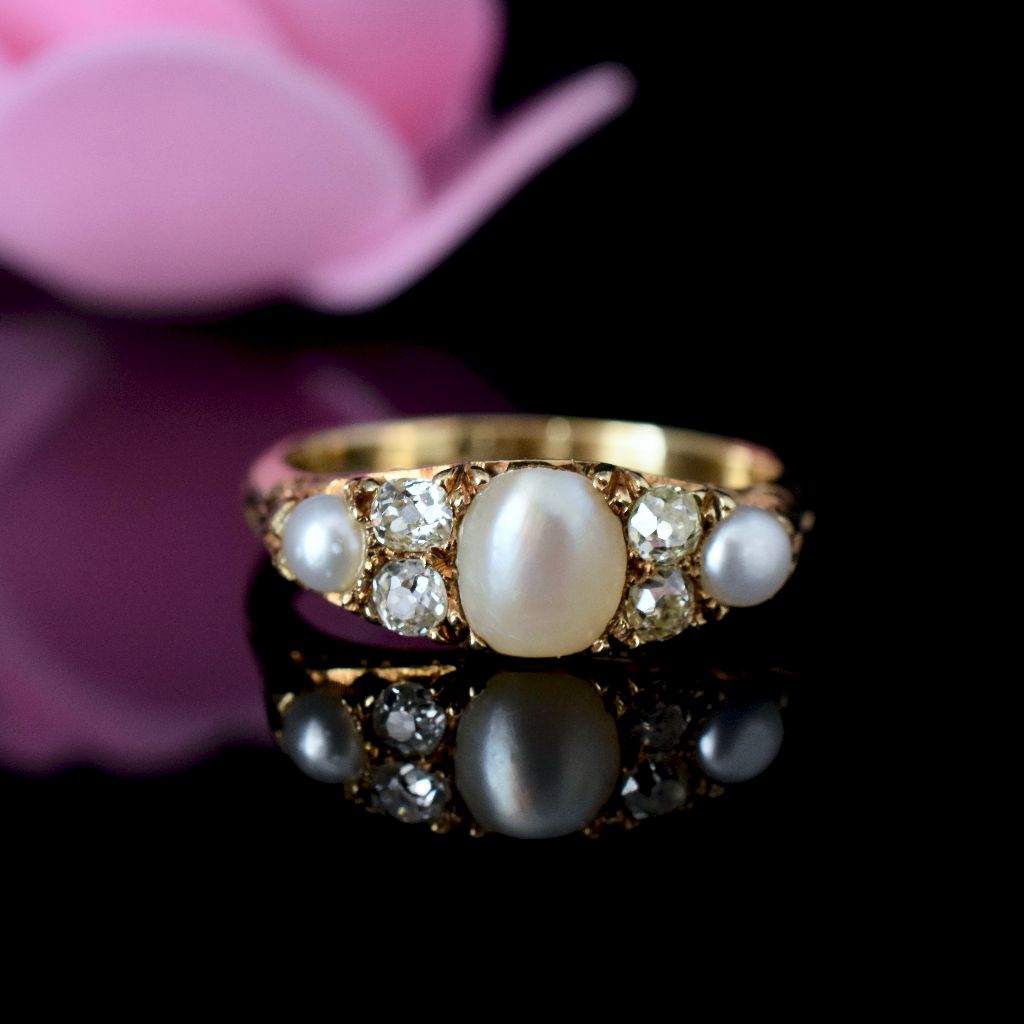 Antique Victorian 18ct Yellow Gold Pearl / Old Mine Cut Diamond Ring