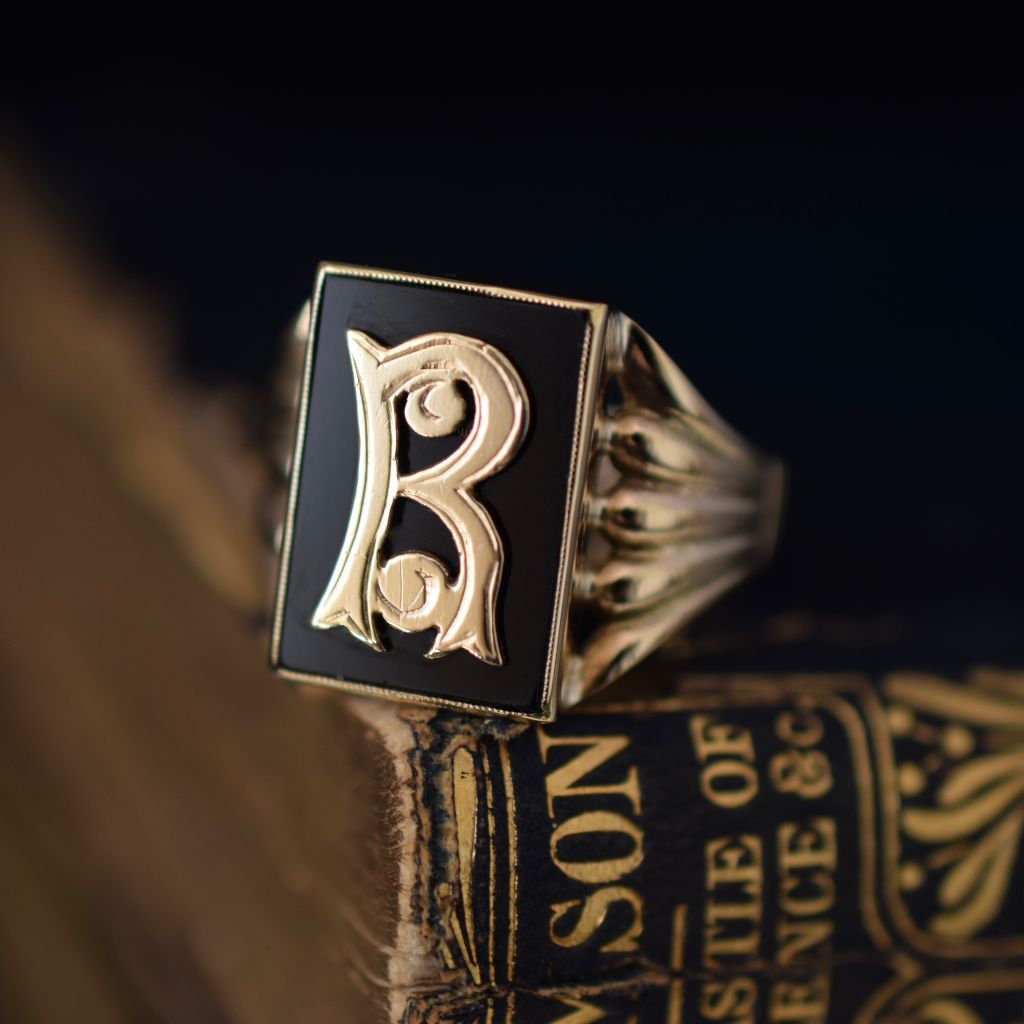 Vintage 9ct Yellow Gold Initial ‘R’ Onyx Monogram Ring Birmingham 1956