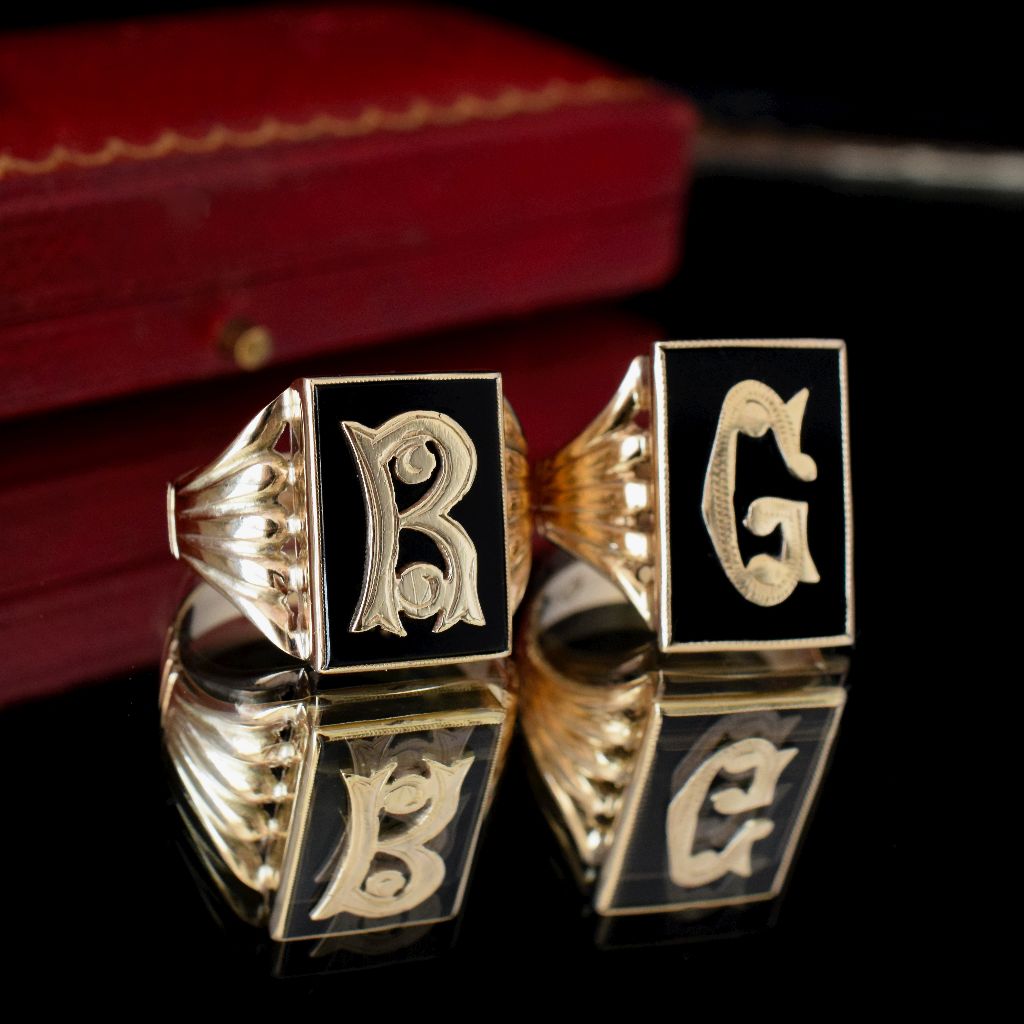 Vintage 9ct Yellow Gold Initial ‘R’ Onyx Monogram Ring Birmingham 1956