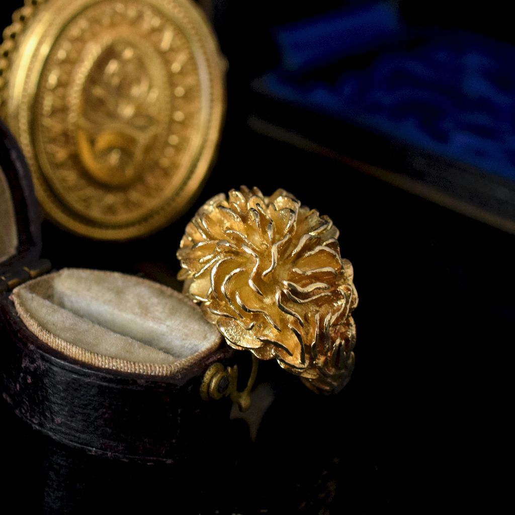 Chic Designer Style 18ct Yellow Gold Textured Ring 15.79 Grams