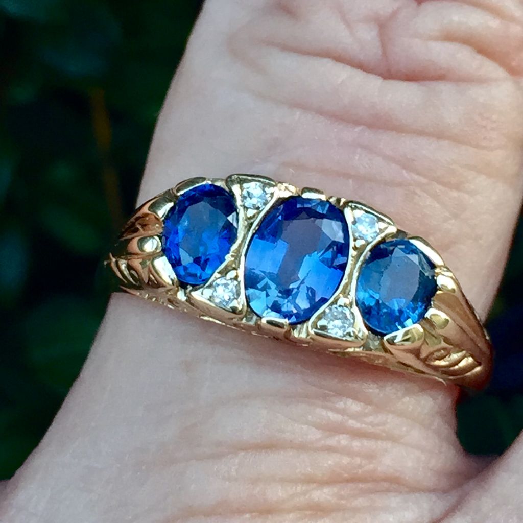 Exquisite Colour Change Natural Ceylon Sapphire Diamond Ring Art Deco or Art Deco Style