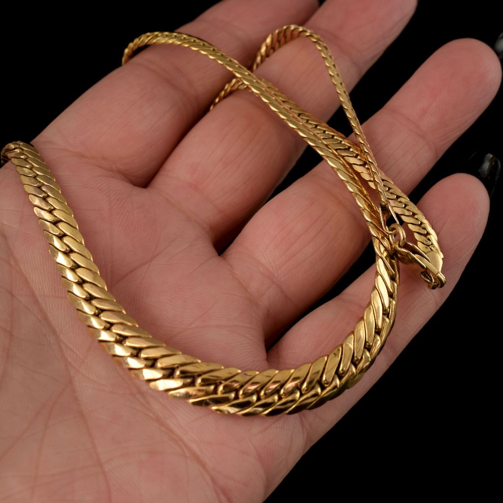 Vintage 9ct Italian Graduated Closed Curblink Necklace
