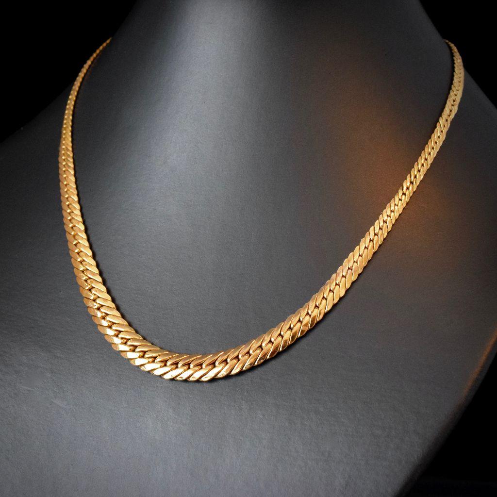 Vintage 9ct Italian Graduated Closed Curblink Necklace