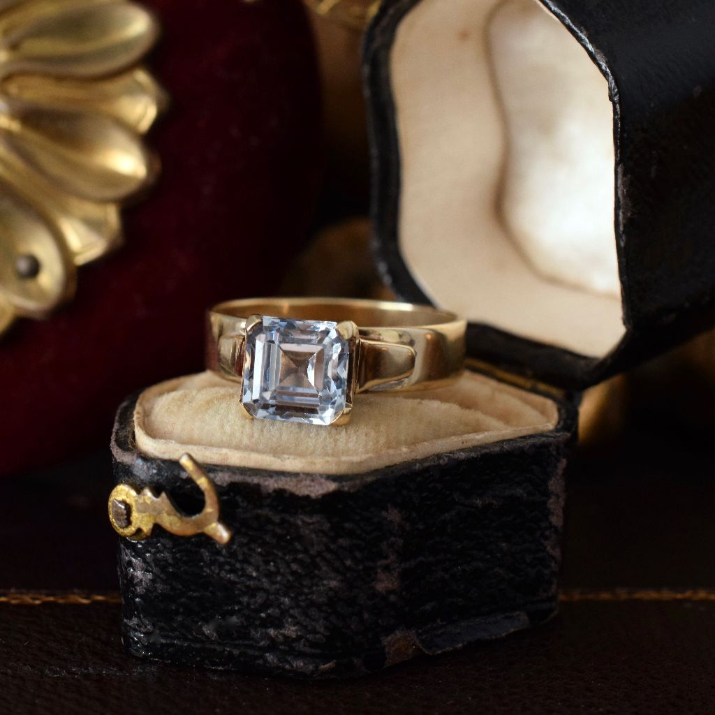 Charming Vintage 9ct Yellow Gold Blue Topaz Ring