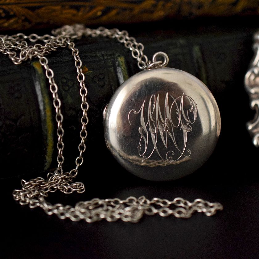 Wonderful Early Australian Art Deco Sterling Silver Locket & Chain by F.J. Mole Circa 1925