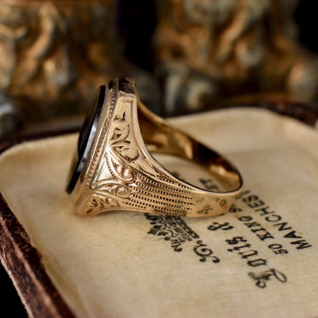 Vintage 9k Yellow Gold Oval Onyx Signet Ring