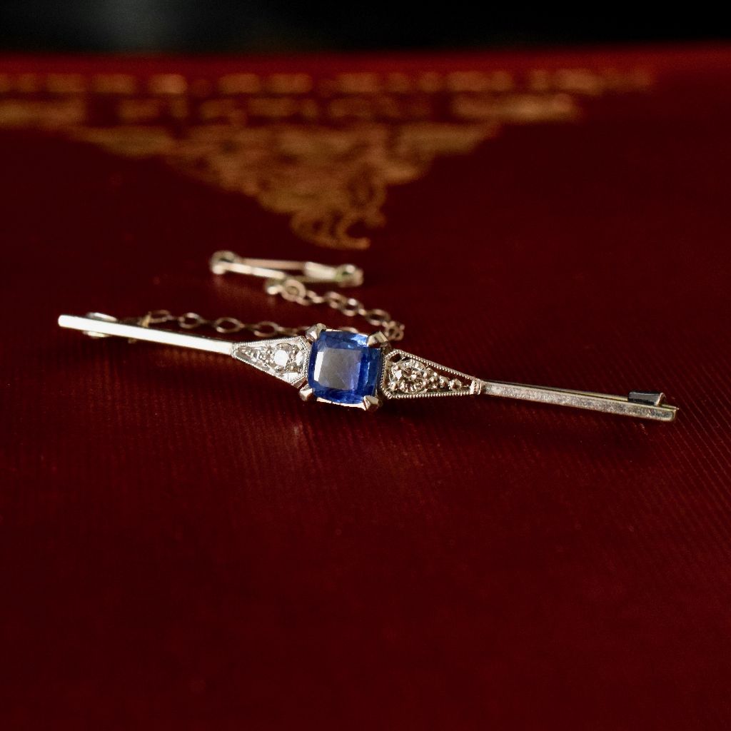 Art Deco 18ct White Gold Ceylon Sapphire Diamond Brooch