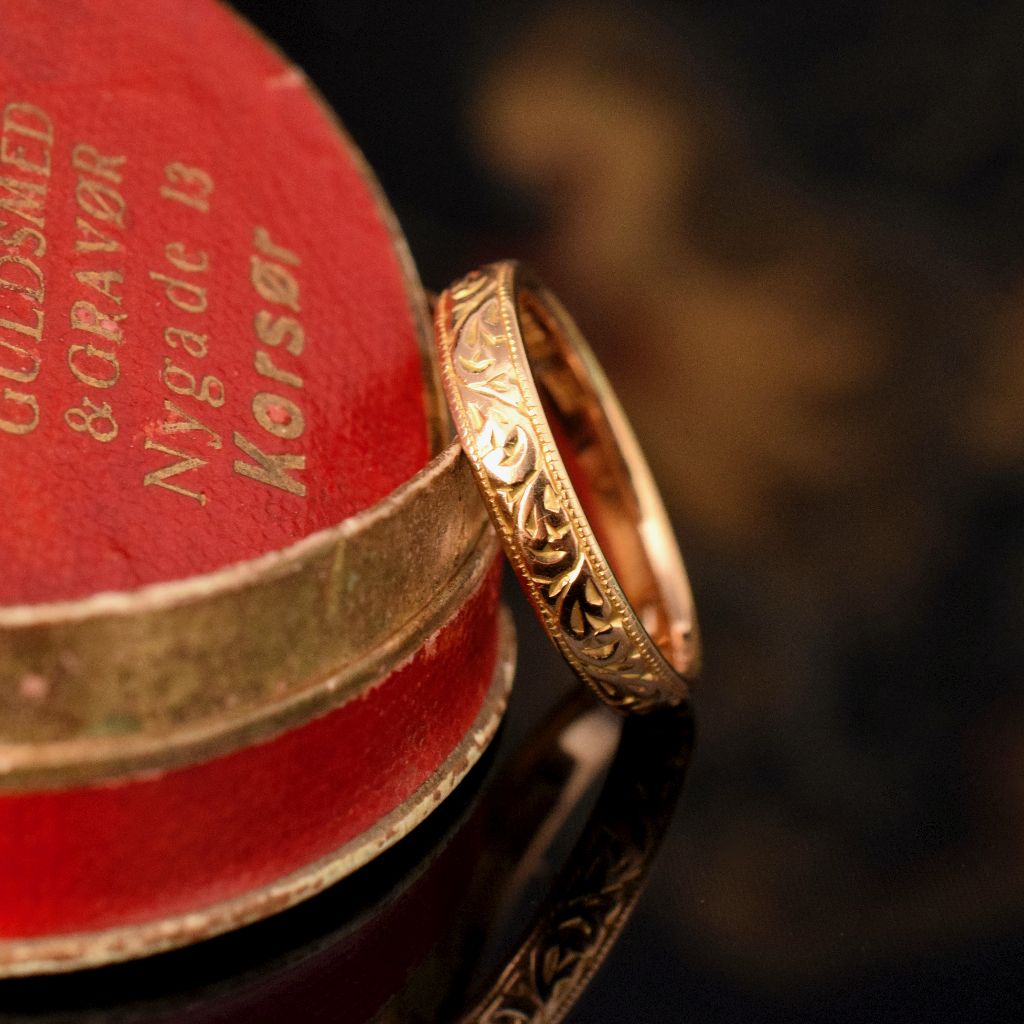 Superb 22ct Yellow Gold Patterned Band/Wedder Dated 1939