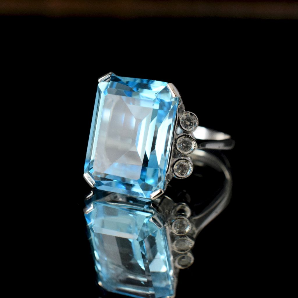 Modern 9ct White Gold 15.49ct Swiss Blue Topaz Diamond Ring Valuation $3155.00