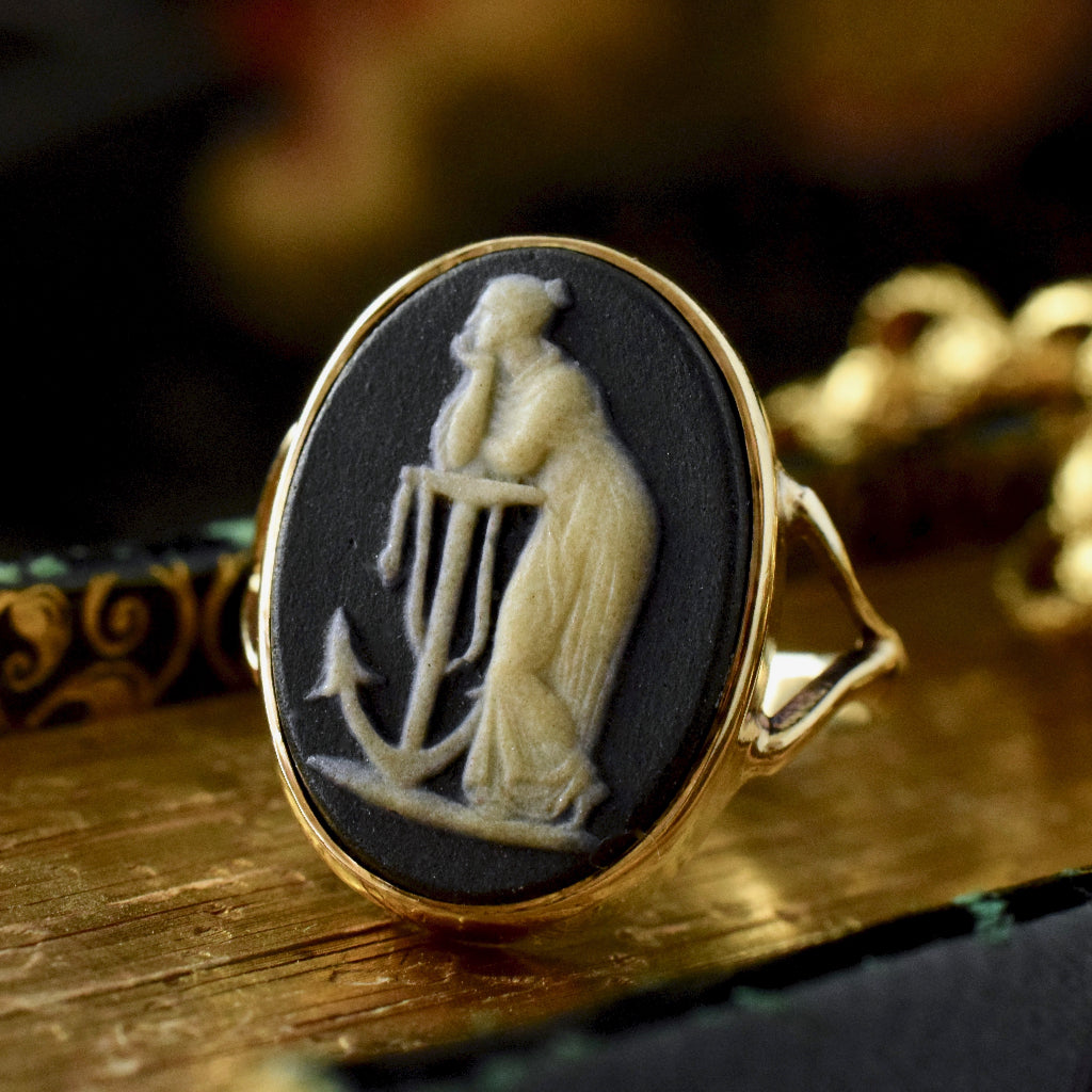 Antique Circa Edwardian Black Wedgwood Jasperware 9ct Yellow Gold Ring