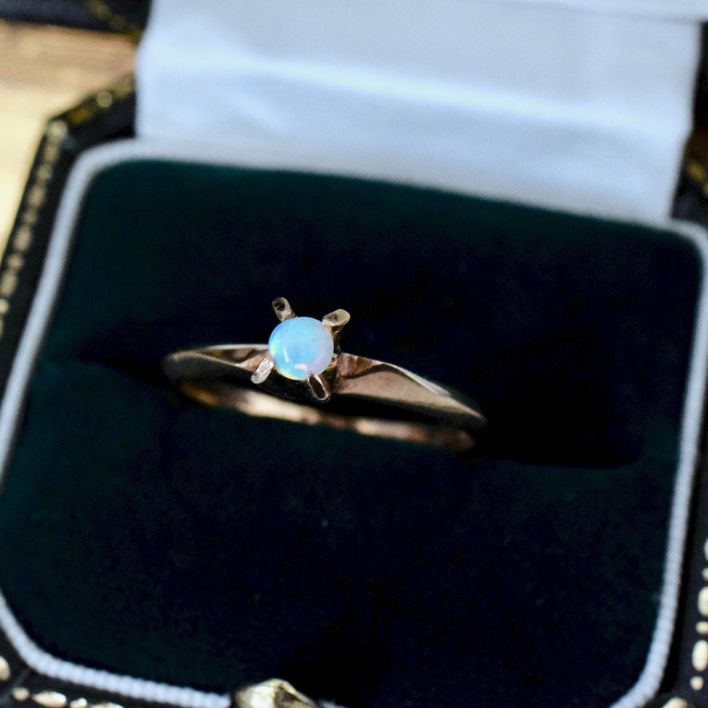 Charming Vintage 9ct Yellow Gold Crystal Opal - London Assay Office
