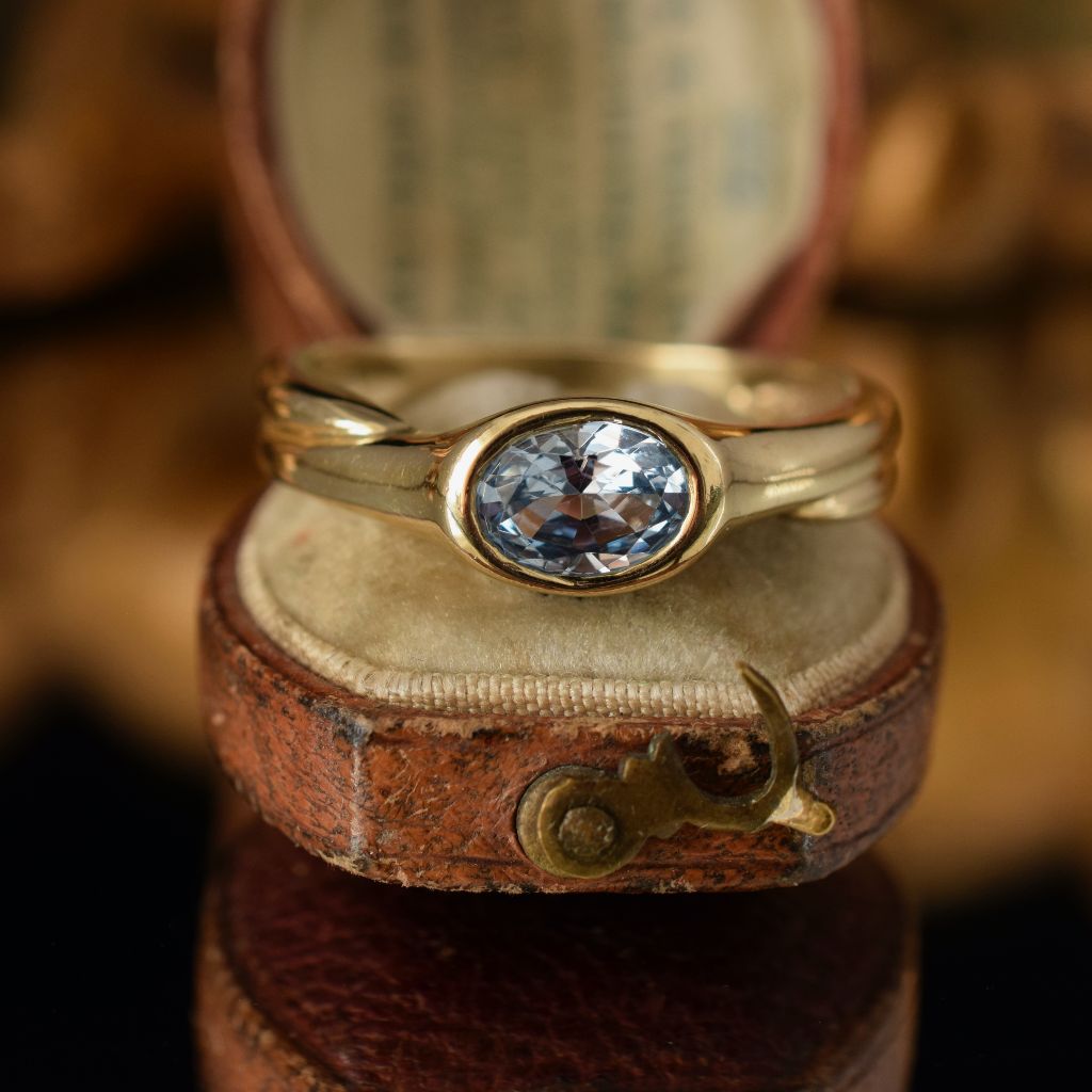 Modern 14ct Yellow Gold Aquamarine Ring