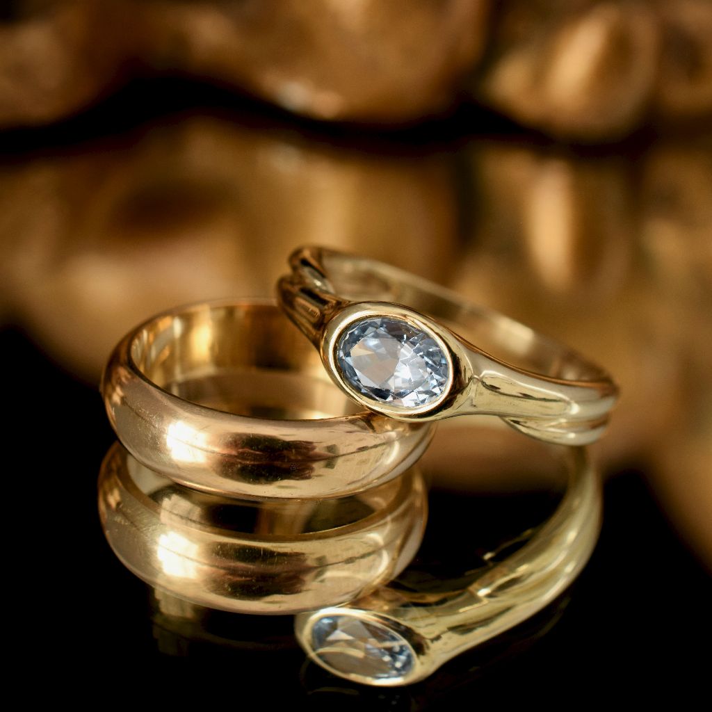 Modern 14ct Yellow Gold Aquamarine Ring