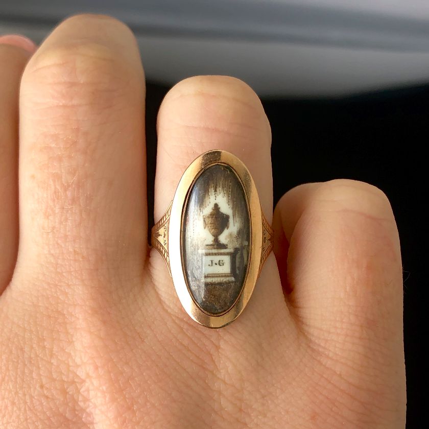 Georgian Sepia 12ct Gold Mourning Ring Circa 1790