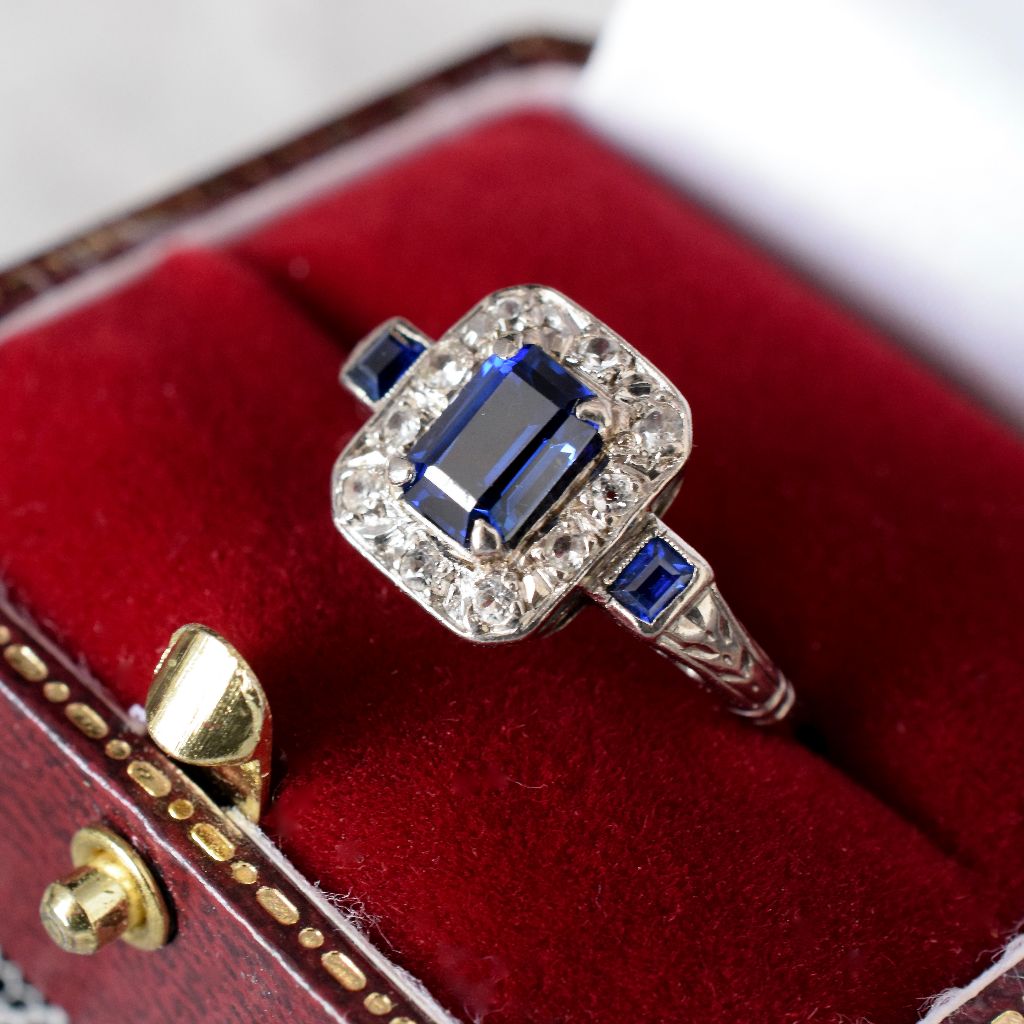 Vintage / Antique Man-Made Blue Sapphire 18ct White Gold Ring