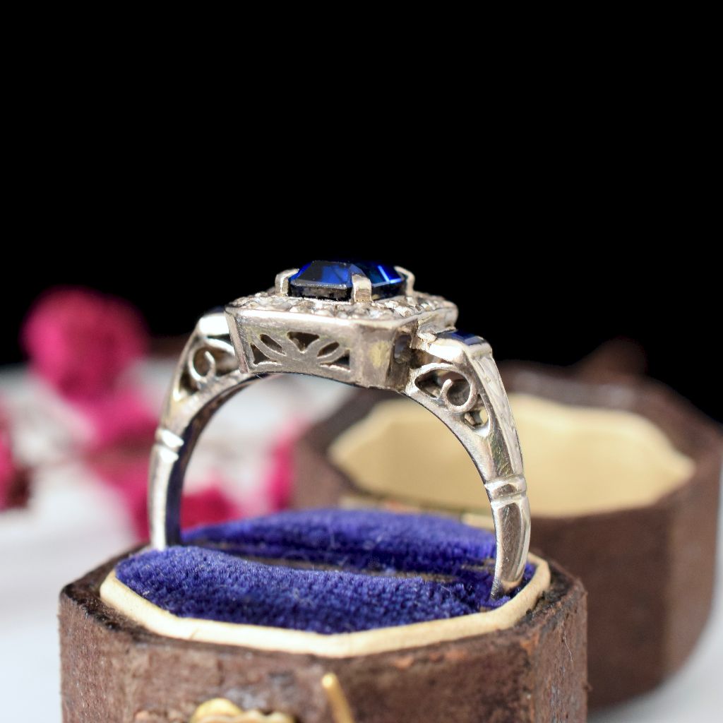 Vintage / Antique Man-Made Blue Sapphire 18ct White Gold Ring