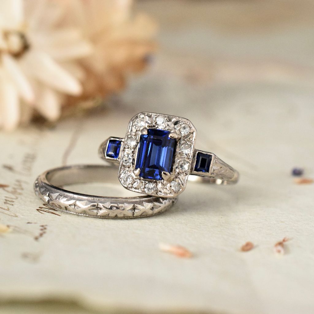 Vintage / Antique Man-Made Blue Sapphire 18ct White Gold Ring