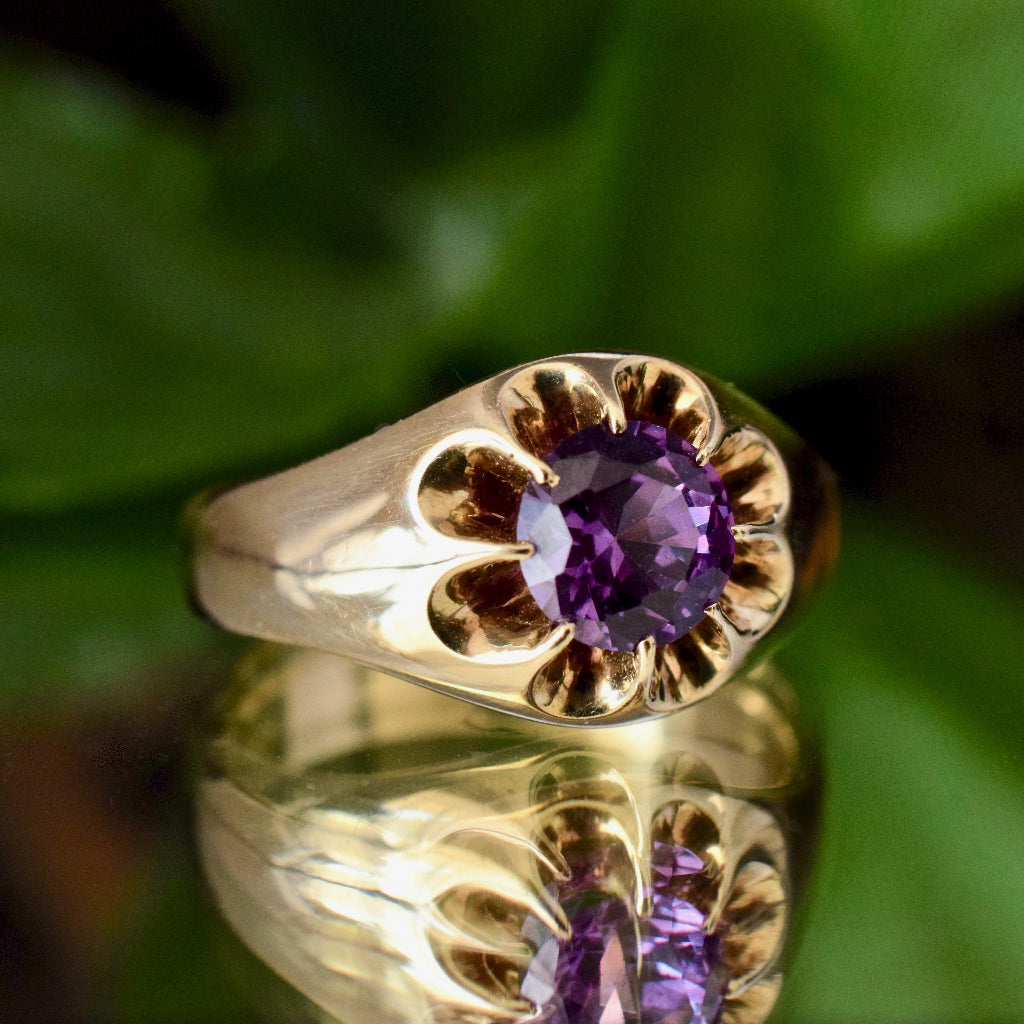 Stunning Vintage Colour Change Sapphire 9ct Yellow Gold Ring