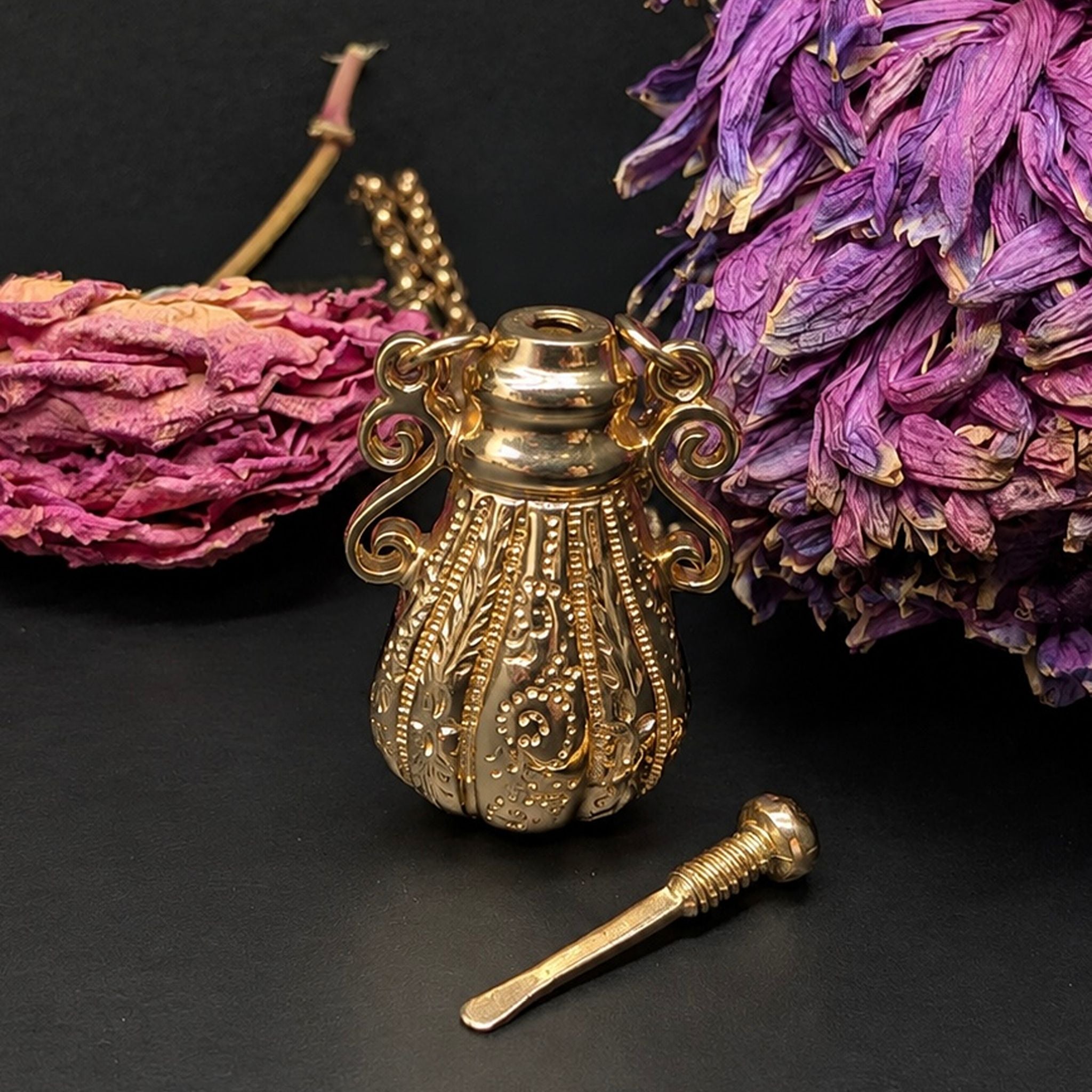 Contemporary 9ct Yellow Gold Scent Bottle Pendant