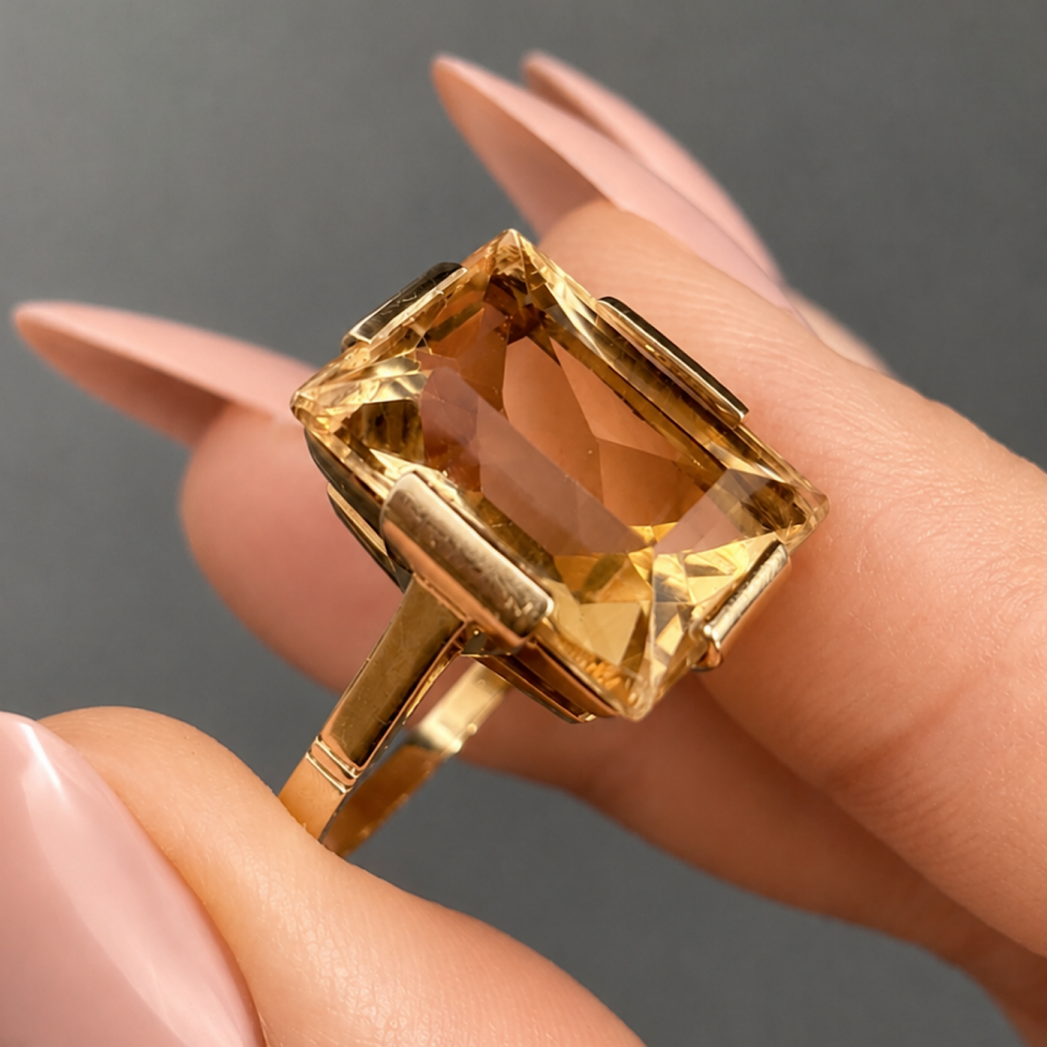 Vintage 18ct Yellow Gold Natural Citrine Solitaire Ring