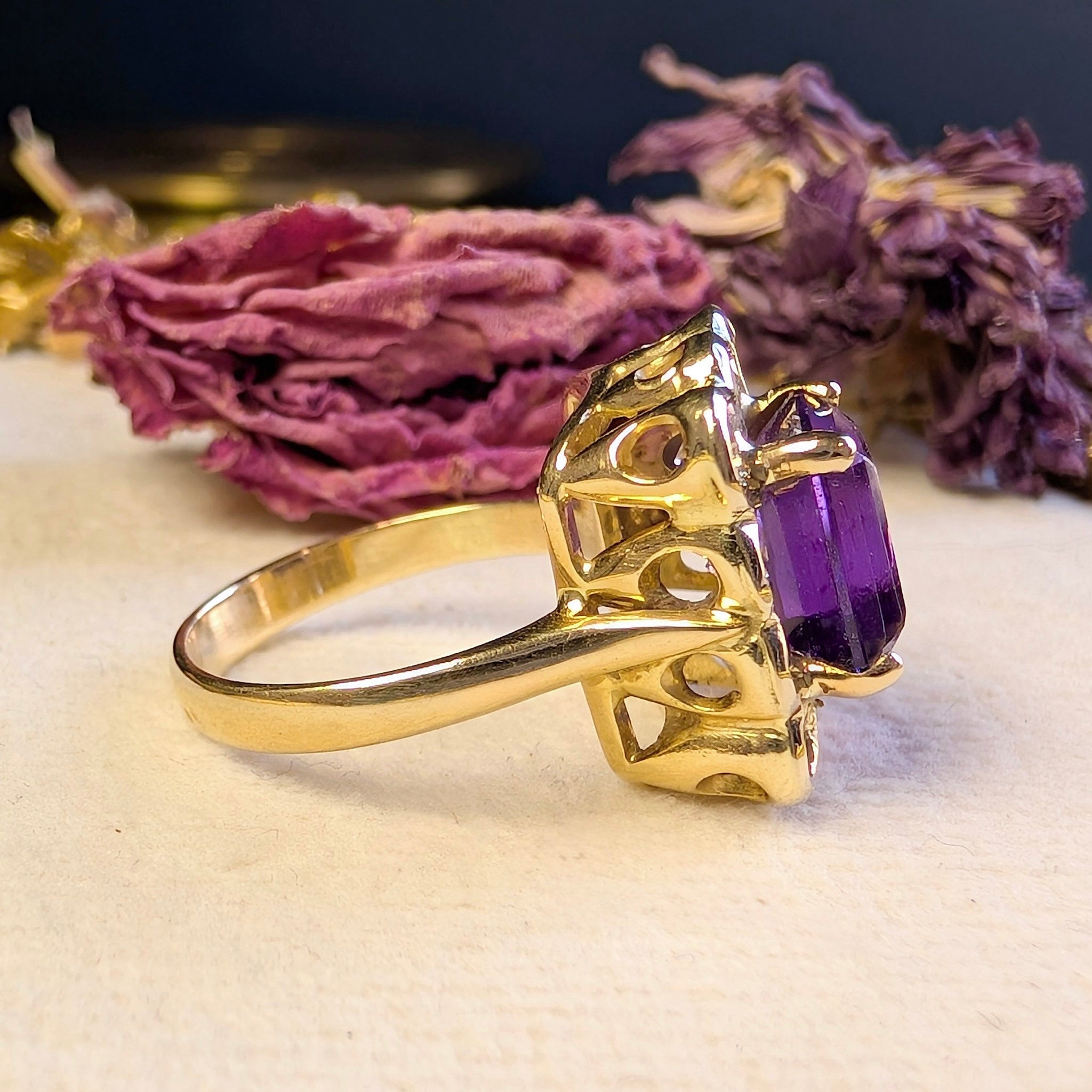 Superb Contemporary 18ct Yellow Gold Emerald-Cut Amethyst & Diamond Cluster Ring Complete with an Independent Valuation for $11,000 AUD