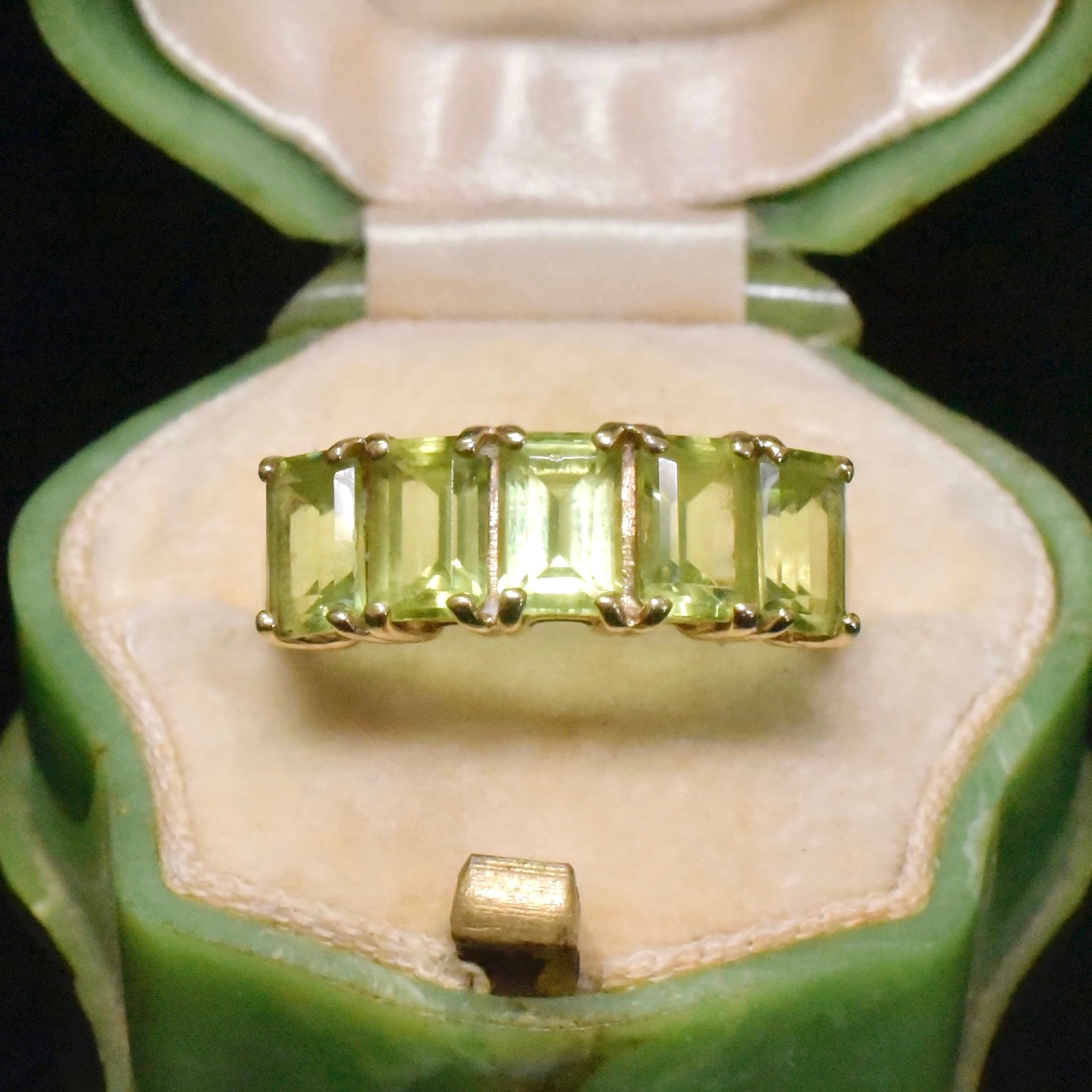 Charming 9ct Yellow Gold Emerald-Cut Peridot Half Hoop Ring