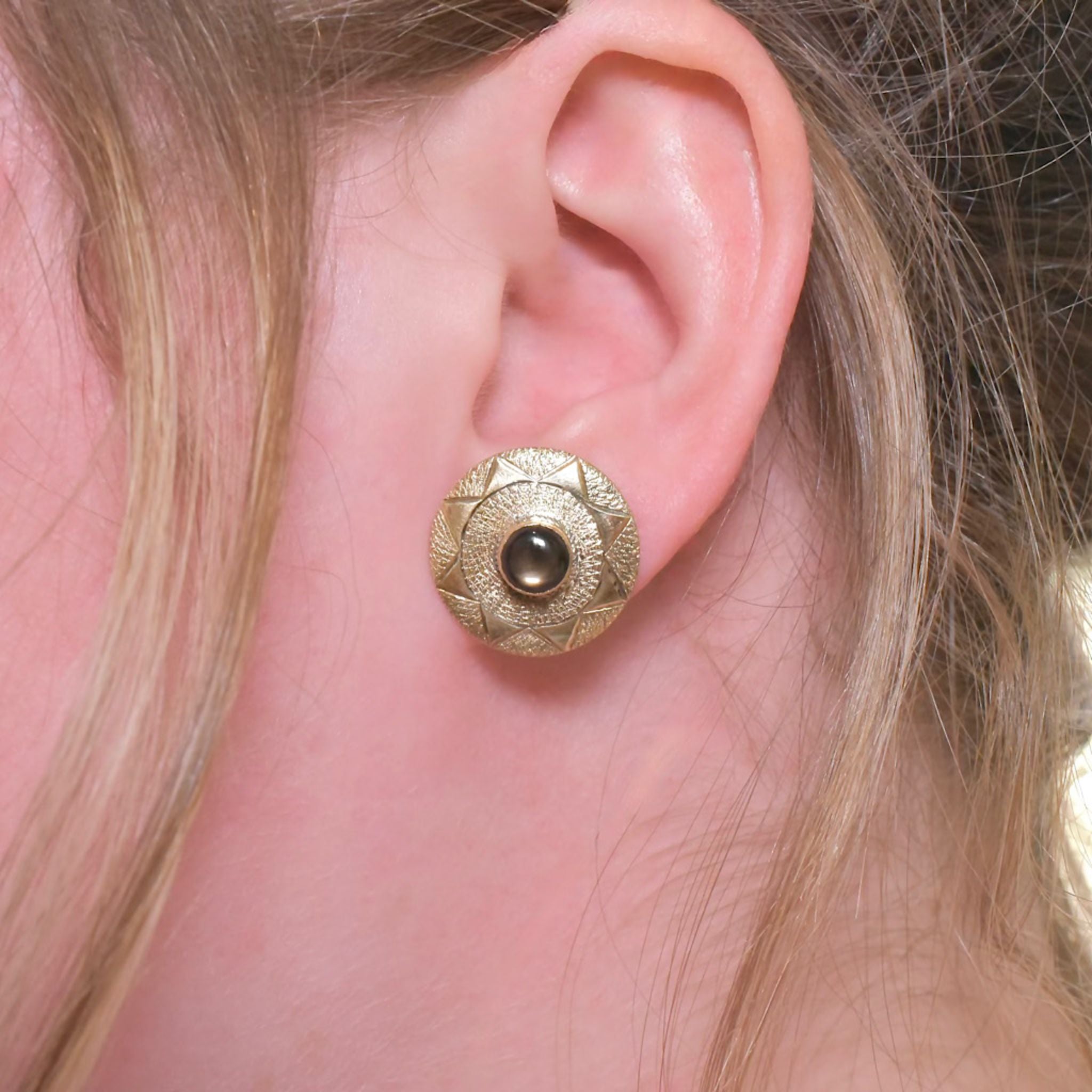 Vintage Estate 18ct Yellow Gold And Black Star Sapphire Earrings