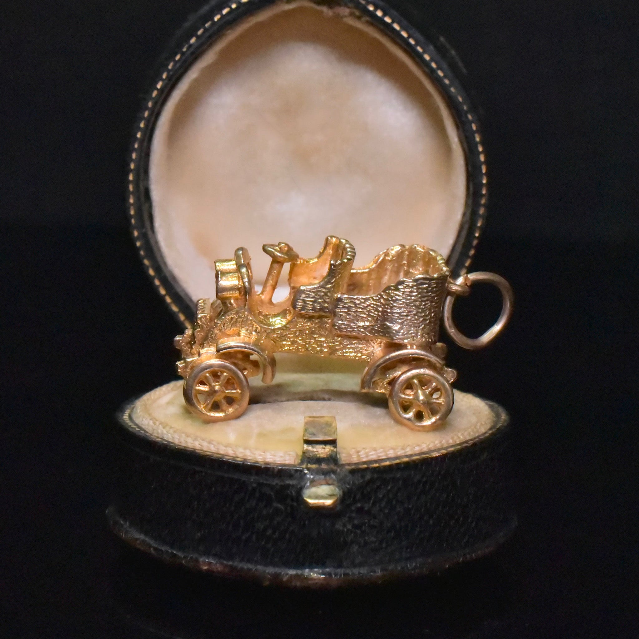 Vintage 9ct Yellow Gold Heavy Astin Martin? Vintage Car Charm - London 1962 - 7.1 Grams